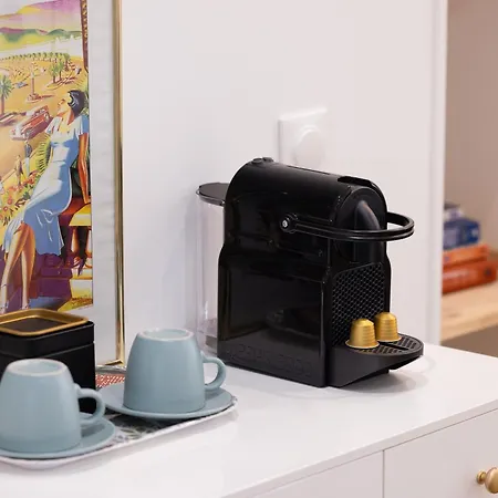 Renting - 5 Massena - Elegant Air-conditioned Cocoon Quiet Patio Massena