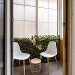 Renting - 5 Massena - Elegant Air-conditioned Cocoon Quiet Patio Massena Daire Nice