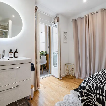 Renting - 5 Massena - Elegant Air-conditioned Cocoon Quiet Patio Massena Nice